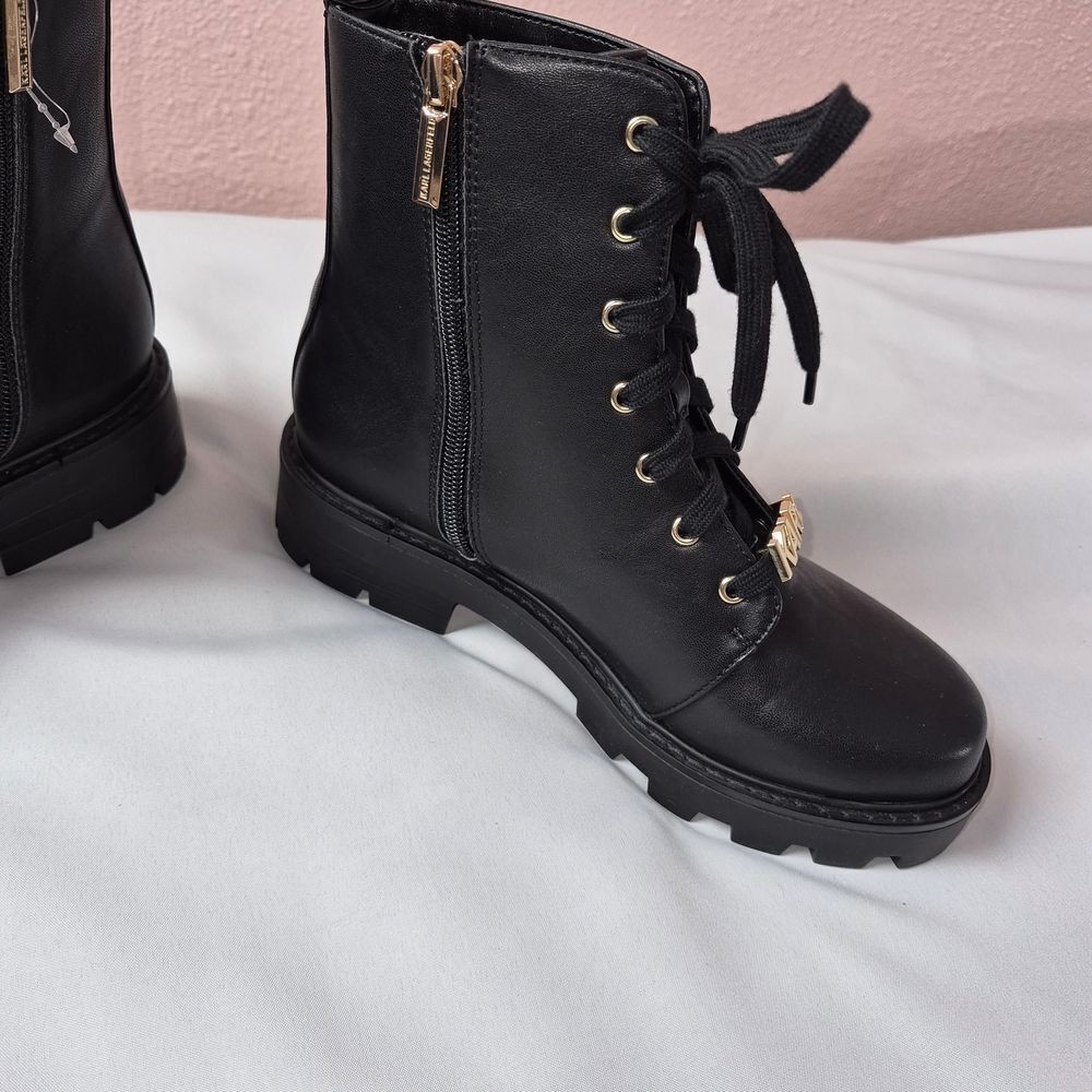 Karl Lagerfeld Paris Mela Fleur 40MM Floral Embellished Leather Combat Boots 7 - Picture 6 of 7